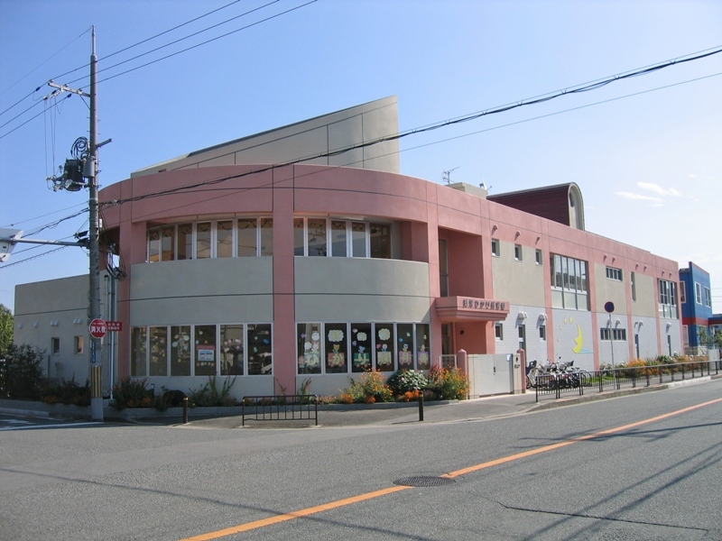 認定こども園 摂津ひかり保育園（玄関）